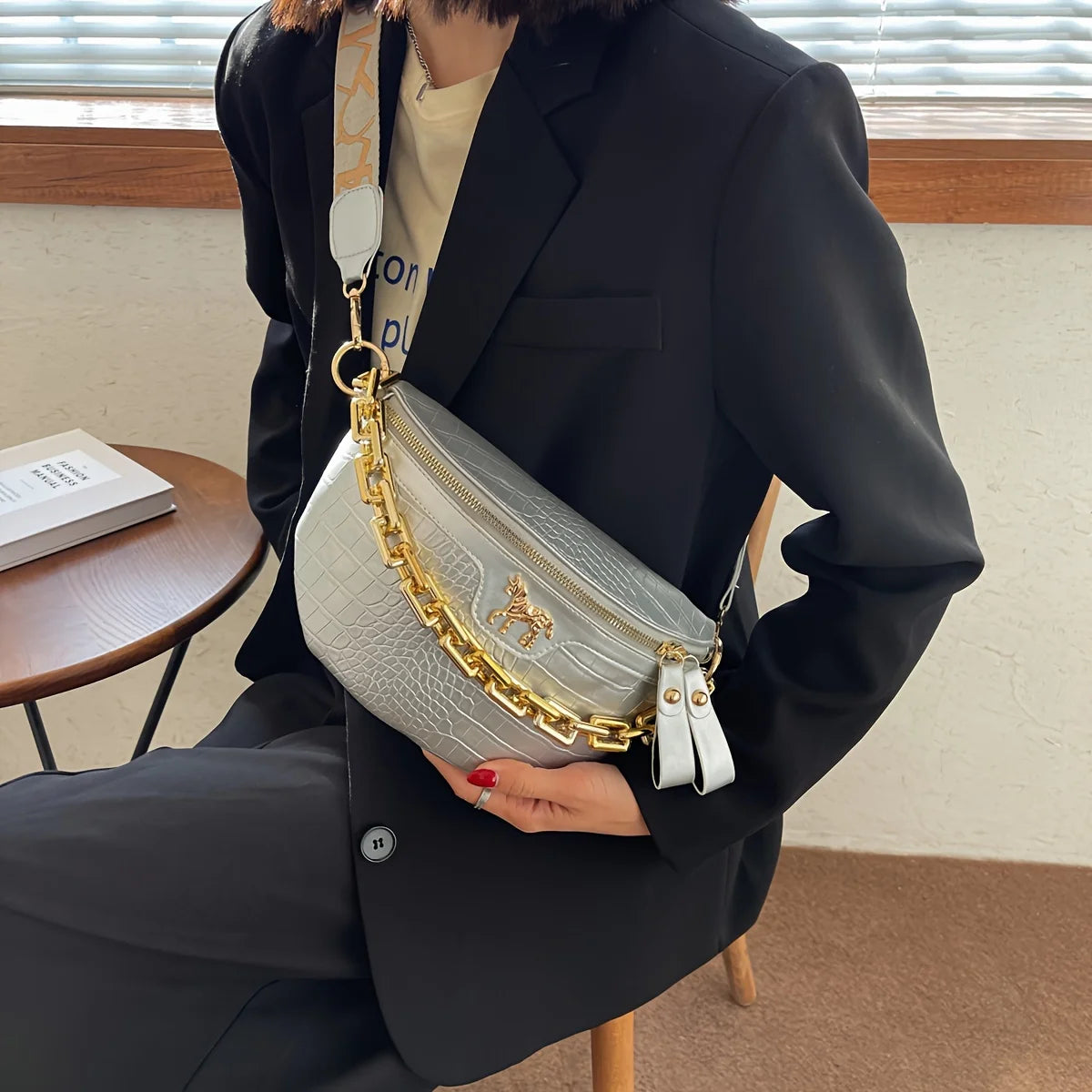The Elara Crossbody — Minimal. Modern. Effortlessly You.