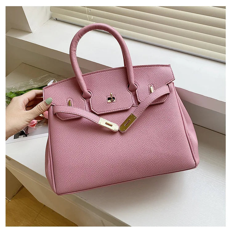 The Viera Bag — Where Function Meets Fashion.