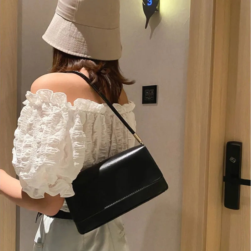 The Solaya Bag — Effortless Form. Everyday Elevation.