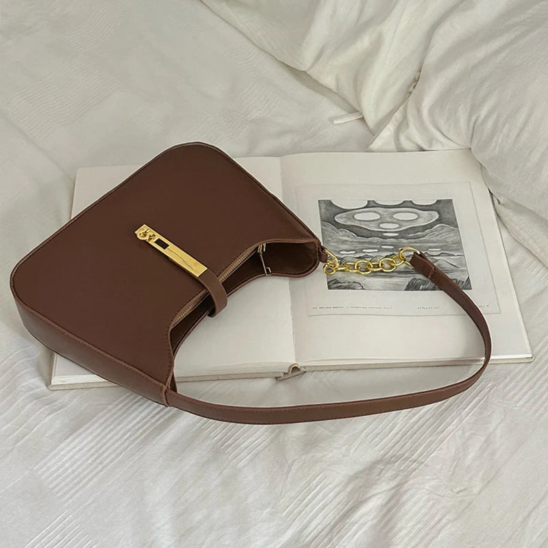 The Elara Slim Crossbody — Elegant. Minimalist. Versatile.