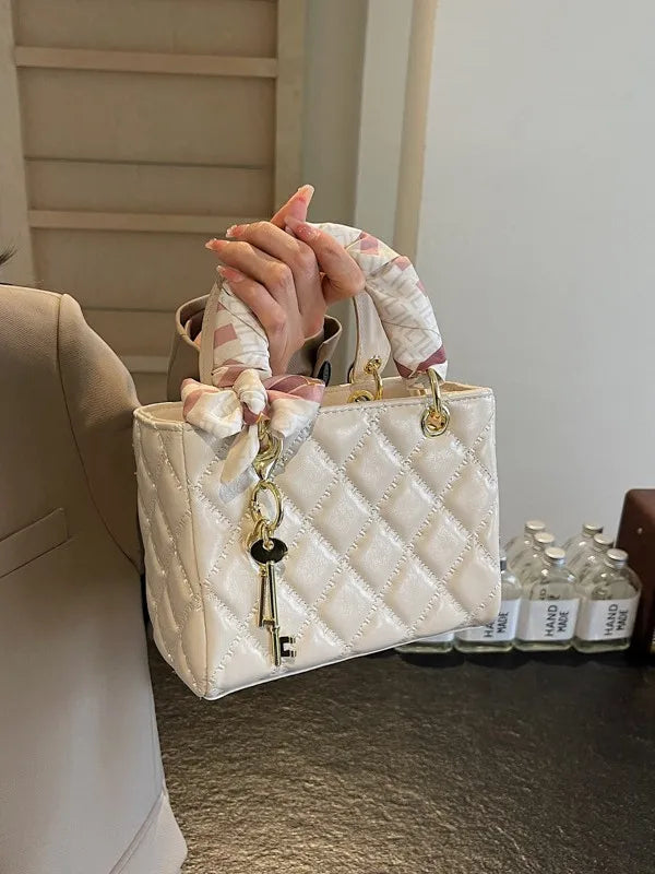 The Legacy Tote — Timeless. Elegant. Effortlessly Chic.