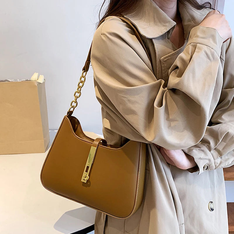 The Elara Slim Crossbody — Elegant. Minimalist. Versatile.