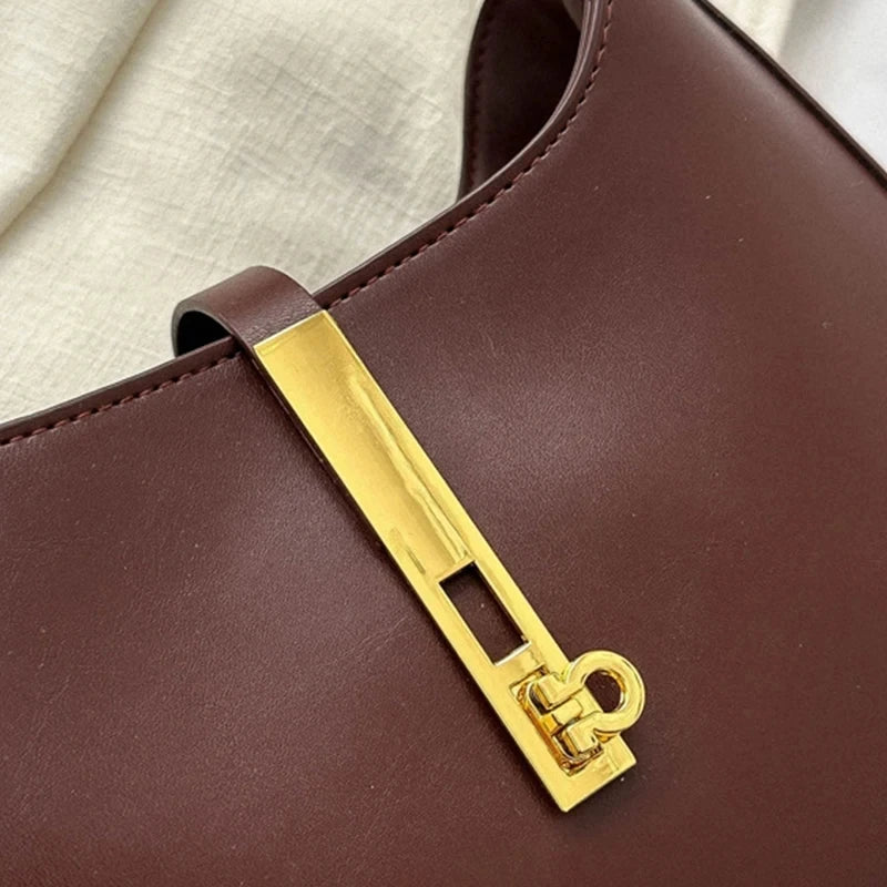 The Elara Slim Crossbody — Elegant. Minimalist. Versatile.