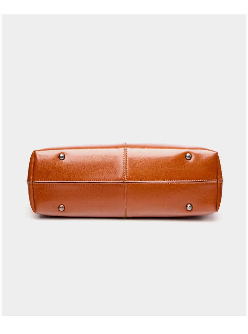 The Andara Tote — Grounded Luxury. Made to Carry More.